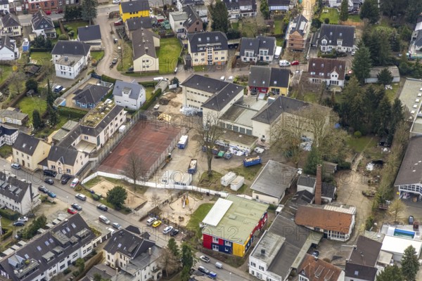 Aerial photo, school on the Ruhr, Kettwig, Essen, Ruhr area, North Rhine-Westphalia, Germany, education, educational institution, DE, Europe, kindergarten, day-care centre, day-care centre for children, educational institute, aerial photo, aerial photography, aerial photography, Mintarder Weg, chimney, school, sports field, overview, bird's-eye view, overview