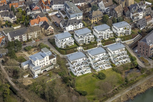 Aerial view, terraced houses Ruhrstraße am Leinpfad, Kath. Kindergarten St. Peter, Kettwig, Essen, Ruhr area, North Rhine-Westphalia, Germany, DE, Europe, property tax, real estate, kindergarten, day care centre, day care centre, aerial view, aerial photography, aerial photography, overview, bird's eye view, residential complex, living and living, residential area, residential buildings, quality of living, residential quarter, housing estate, birds-eyes view, overview