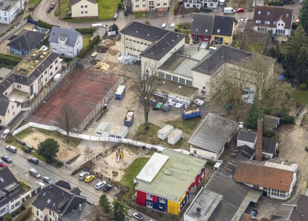 Aerial photo, school on the Ruhr, Kettwig, Essen, Ruhr area, North Rhine-Westphalia, Germany, education, educational institution, DE, Europe, kindergarten, day-care centre, day-care centre for children, educational institute, aerial photo, aerial photography, aerial photography, Mintarder Weg, chimney, school, sports field, overview, bird's-eye view, overview