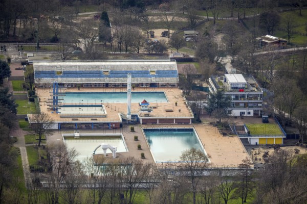 Aerial view, Grugabad im Grugapark, Essen-Rüttenscheid, Essen, Ruhr area, North Rhine-Westphalia, Germany, bathing establishment, bathing resort, DE, Europe, outdoor pool, leisure pool, leisure activities, aerial view, aerial photography, aerial photography, swimming pool, swimming pool, overview, bird's-eye view, overview