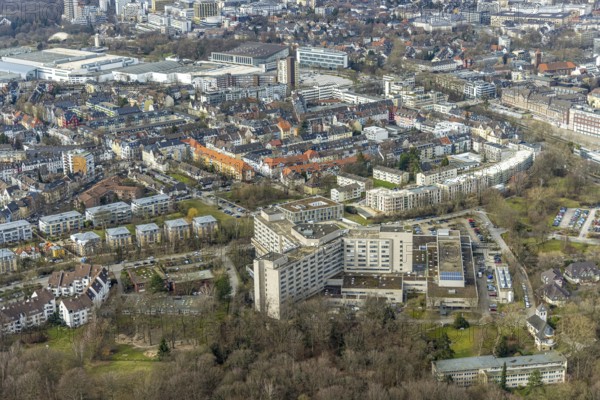 Aerial view, Alfried Krupp Hospital, Essen-Rüttenscheid, Essen, Ruhr area, North Rhine-Westphalia, Germany, DE, Europe, healthcare, hospital, clinic, clinic centre, hospital, aerial photograph, aerial photography, aerial photography, medical facility, medical aid, emergency service, overview, bird's-eye view, birds-eyes view, overview, medical care
