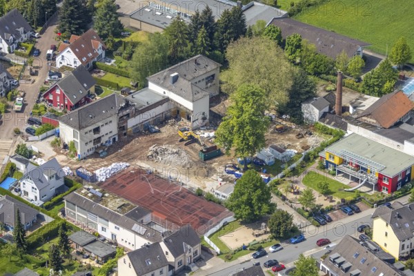 Aerial view, construction site with demolition of the school on the Ruhr, Kettwig, Essen, Ruhr area, North Rhine-Westphalia, Germany, demolition, construction work, construction area, building site, building plots, construction project, DE, clearing out, Europe, aerial view, aerial photography, aerial photography, Mintarder Weg, demolition, school, overview, bird's-eye view, bird's-eye view, overview