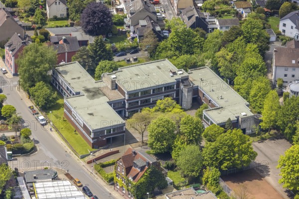 Aerial photo, Realschule Kettwig, Kettwig, Essen, Ruhr area, North Rhine-Westphalia, Germany, education, educational institution, DE, Europe, educational institute, aerial photography, aerial photography, aerial photography, Realschule, school, overview, bird's-eye view, overview