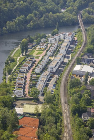 Aerial view, housing estate Am Kettwiger Ruhrbogen, river Ruhr, Kettwig, Essen, Ruhr area, North Rhine-Westphalia, Germany, railway tracks, DE, Europe, property tax, real estate, aerial view, aerial photography, aerial photography, overview, bird's-eye view, housing estate, housing and living, residential area, residential buildings, quality of living, residential quarter, housing estate, birds-eyes view, overview