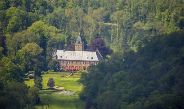 Aerial view, Haus Oefte, Essener Golfclub, Kettwig, Essen, Ruhr area, North Rhine-Westphalia, Germany, DE, Europe, golf, golf course, golf club, golf course, golf meadow, manor house, aerial view, aerial photography, aerial photography, castle, sport, overview, bird's eye view, birds-eyes view, overview
