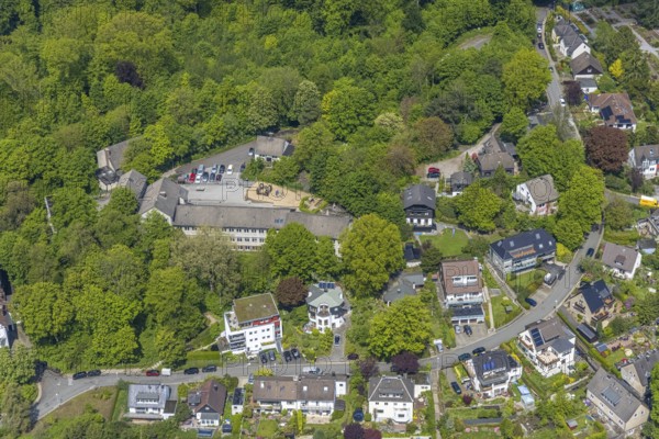 Aerial view, Jakob-Muth School, residential buildings Am Bögelsknappen, Kettwig, Essen, Ruhr area, North Rhine-Westphalia, Germany, Am Bögelsknappen, education, educational institution, DE, Europe, property tax, real estate, educational institute, aerial photograph, aerial photography, aerial photography, school, overview, bird's-eye view, residential complex, living and life, residential area, residential buildings, quality of life, residential neighbourhood, housing estate, bird's-eye view, overview