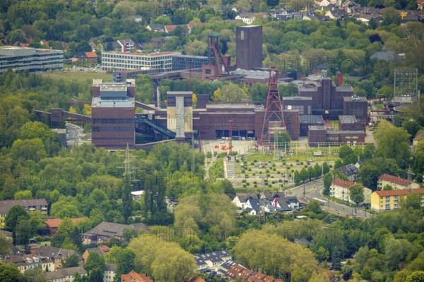 Aerial view, UNESCO World Heritage Zollverein, Essen-Stoppenberg, Essen, Ruhr area, North Rhine-Westphalia, Germany, DE, Eiffel Tower of the Ruhr area, Europe, industrial monument, culture, art, aerial view, aerial photography, aerial photography, coal mine, overview, events, venue, event location, event centre, bird's eye view, colliery, Zeche Zollverein, birds-eyes view, cultural use, overview