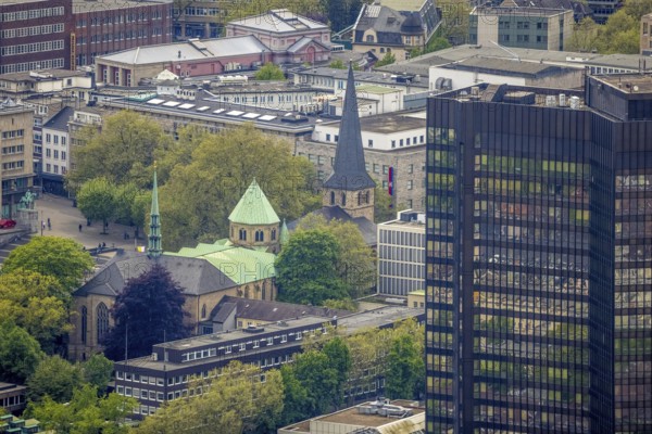 Aerial view, city hall and Essen Cathedral, city centre, Essen, Ruhr area, North Rhine-Westphalia, Germany, place of worship, authority, episcopal church, DE, cathedral, Essen Minster, Europe, religious community, place of worship, sacred site, cathedral church, church, church community, denomination, aerial view, aerial photography, aerial photography, city hall, religion, religious site, overview, bird's-eye view, overview