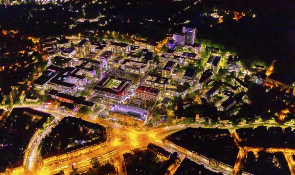 Aerial photograph, University Hospital Essen, Essen-Holsterhausen, Essen, Ruhr area, North Rhine-Westphalia, Germany, outdoor lighting, DE, twilight, Europe, healthcare, hospital, clinic, clinic centre, hospital, light pollution, aerial photograph, aerial photography, aerial photography, medical facility, medical aid, night aerial photograph, streetlights, street lamps, overview, bird's eye view, illuminated, illuminated houses, illuminated house, birds-eyes view, artificial light, night, nightflight, overview, medical care