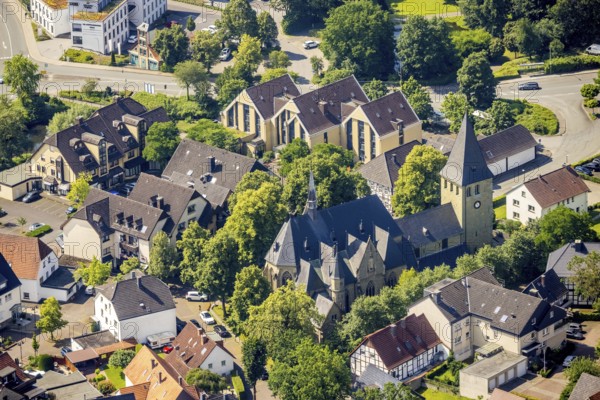 Aerial view, St. Lambertus Church in Bremen, Ense, Sauerland, North Rhine-Westphalia, Germany, place of worship, DE, Europe, religious community, place of worship, holy place, church, parish, denomination, aerial view, aerial photography, aerial photography, religion, religious site, overview, bird's-eye view, overview