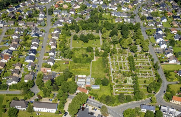 Aerial view, cemetery Ense-Bremen, Bremen, Ense, Sauerland, North Rhine-Westphalia, Germany, burial site, DE, Europe, cemetery, memorial, place of worship, graves, burial ground, aerial photograph, aerial photography, aerial photography, resting place, overview, bird's eye view, birds-eyes view, overview