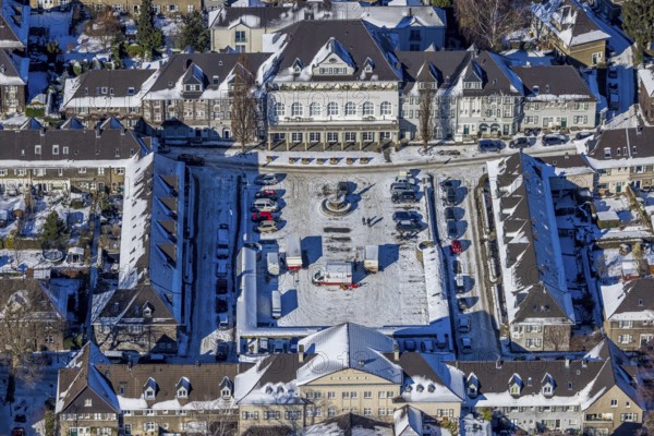 Aerial view, garden city Margarethenhöhe, Kleiner Markt, Gasthaus zur Margarethenhöhe, Essen, Ruhr area, North Rhine-Westphalia, Germany, DE, Europe, property tax, real estate, aerial view, aerial photography, aerial photography, Margarethe Krupp Foundation, market place, snow, housing estate, overview, bird's eye view, winter, housing estate, housing and living, residential area, residential buildings, quality of living, residential neighbourhood, housing estate, birds-eyes view, people-friendly living, overview