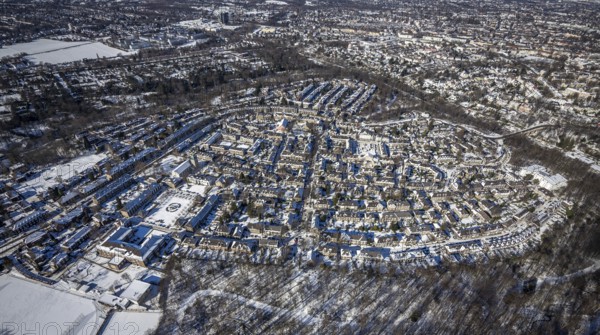 Aerial view, garden city Margarethenhöhe, Essen, Ruhr area, North Rhine-Westphalia, Germany, DE, Europe, property tax, real estate, aerial photograph, aerial photography, aerial photography, Margarethe Krupp Foundation, snow, housing estate, overview, bird's-eye view, winter, housing estate, housing and living, residential area, residential buildings, housing quality, residential neighbourhood, housing estate, birds-eyes view, people-friendly living, overview