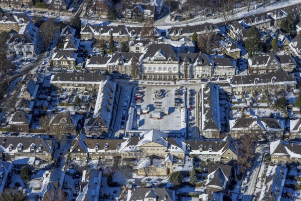 Aerial view, garden city Margarethenhöhe, Kleiner Markt, Gasthaus zur Margarethenhöhe, Essen, Ruhr area, North Rhine-Westphalia, Germany, DE, Europe, property tax, real estate, aerial view, aerial photography, aerial photography, Margarethe Krupp Foundation, market place, snow, housing estate, overview, bird's eye view, winter, housing estate, housing and living, residential area, residential buildings, quality of living, residential neighbourhood, housing estate, birds-eyes view, people-friendly living, overview