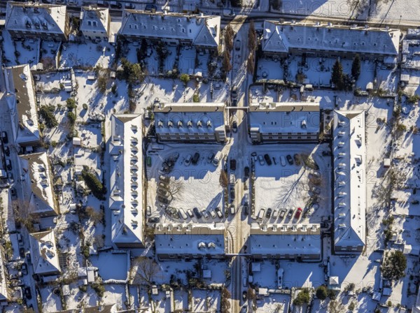 Aerial view, Garden City Margarethenhöhe, Robert-Schmohl-Platz, Essen, Ruhr area, North Rhine-Westphalia, Germany, DE, Europe, property tax, real estate, aerial view, aerial photography, aerial photography, Margarethe Krupp Foundation, snow, housing estate, overview, bird's-eye view, winter, housing estate, housing and living, residential area, residential buildings, quality of living, residential neighbourhood, housing estate, birds-eyes view, people-friendly living, overview