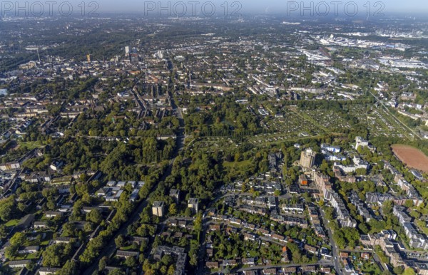 Aerial view, Bulmker Park at Florastrasse in the district Gelsenkirchen-Bulmke-Hüllen in Gelsenkirchen, Ruhr area, North Rhine-Westphalia, Germany, DE, recreation area, Europe, leisure area, Gelsenkirchen, green area, aerial view, aerial photography, aerial photography, park, overview, bird's-eye view, overview