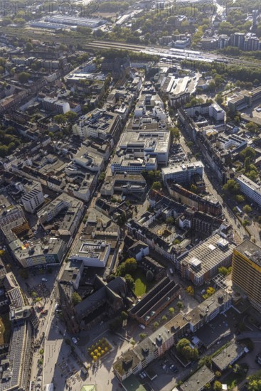 Aerial view, Bahnhofstraße pedestrian zone with Galeria Kaufhof building in the Altstadt district in Gelsenkirchen, Ruhr area, North Rhine-Westphalia, Germany, DE, shopping centre, shopping markets, shopping square, shopping centre, Europe, pedestrian zone, Gelsenkirchen, aerial view, aerial photography, aerial photography, local supply centre, shopping centre, overview, bird's-eye view, overview