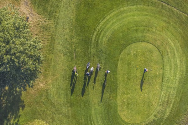 Aerial view, golf course golf club Schloss Horst and golf player on the green in the district Horst in Gelsenkirchen, Ruhr area, North Rhine-Westphalia, Germany, DE, Europe, Gelsenkirchen, golf, golf course, golf player, golf meadow, aerial view, aerial photography, aerial photography, sports, overview, bird's-eye view, overview