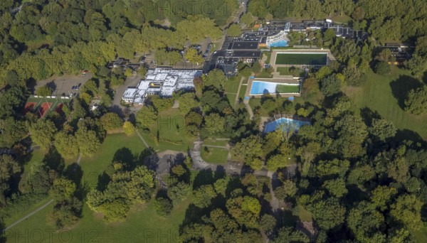 Aerial view, sports and health park with sauna, brine and wellness in Revierpark Nienhausen in the Feldmark district of Gelsenkirchen, Ruhr area, North Rhine-Westphalia, Germany, DE, Europe, leisure park, Gelsenkirchen, Gesundheitspark Nienhausen, aerial view, aerial photography, aerial photography, park, overview, bird's eye view, wellness, birds-eyes view, overview