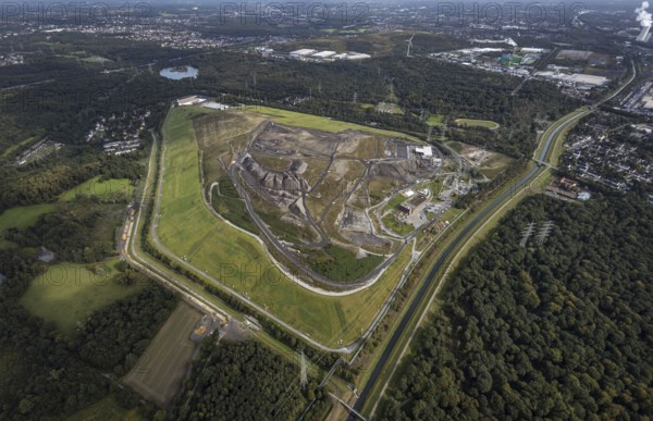 Aerial view, central landfill Emscherbruch and river Emscher in the district Resser Mark in Gelsenkirchen, Ruhr area, North Rhine-Westphalia, Germany, DE, landfill, Europe, Gelsenkirchen, aerial view, aerial photography, aerial photography, nature reserve Emscherbruch, overview, bird's eye view, birds-eyes view, overview