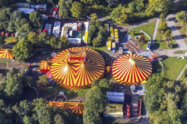 Aerial view, Revierpark Nienhausen with circus in the district Feldmark in Gelsenkirchen, Ruhr area, North Rhine-Westphalia, Germany, 2 bridges over the Weser, DE, Europe, amusement park, Gelsenkirchen, aerial view, aerial photography, aerial photography, park, overview, bird's eye view, circus, circus tent, birds-eyes view, overview