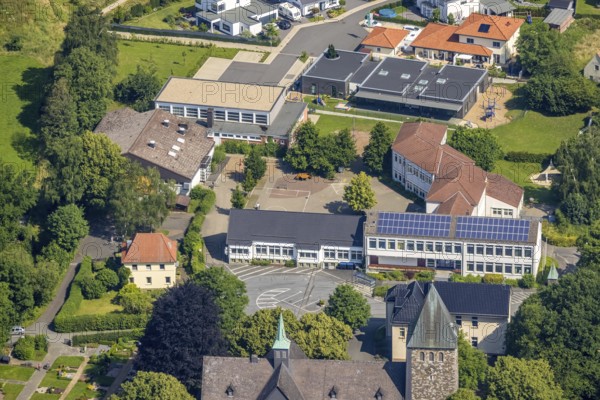 Aerial photo, Bernhardusschule, Niederense, Ense, Sauerland, North Rhine-Westphalia, Germany, education, educational institution, DE, Europe, primary school, teaching institute, aerial photo, aerial photography, aerial photography, photovoltaics, photovoltaic system, school, solar, solar system, solar energy, solar energy, overview, bird's eye view, birds-eyes view, overview