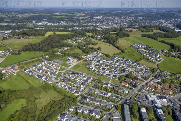 Aerial view, housing estate Dr.-Fritz-Textor-Ring and housing estate Ewald-Rettberg-Straße in the district Büttenberg in Ennepetal, Ruhr area, North Rhine-Westphalia, Germany, DE, Ennepetal, Europe, property tax, real estate, aerial view, aerial photography, aerial photography, overview, bird's eye view, housing estate, housing and living, residential area, residential buildings, housing quality, residential neighbourhood, housing estate, birds-eyes view, overview
