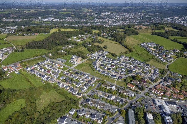 Aerial view, housing estate Dr.-Fritz-Textor-Ring and housing estate Ewald-Rettberg-Straße in the district Büttenberg in Ennepetal, Ruhr area, North Rhine-Westphalia, Germany, DE, Ennepetal, Europe, property tax, real estate, aerial view, aerial photography, aerial photography, overview, bird's eye view, housing estate, housing and living, residential area, residential buildings, housing quality, residential neighbourhood, housing estate, birds-eyes view, overview