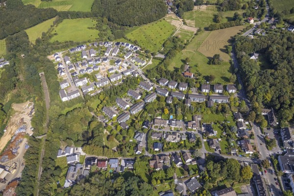 Aerial view, new development area Brunnen am Dr.-Emil-Böhmer-Weg in the district Lindenberg in Schwelm, Ruhr area, North Rhine-Westphalia, Germany, DE, Europe, property tax, real estate, aerial view, aerial photography, aerial photography, Schwelm, overview, bird's-eye view, residential area, living and living, residential area, residential buildings, residential quality, residential neighbourhood, housing estate, birds-eyes view, overview