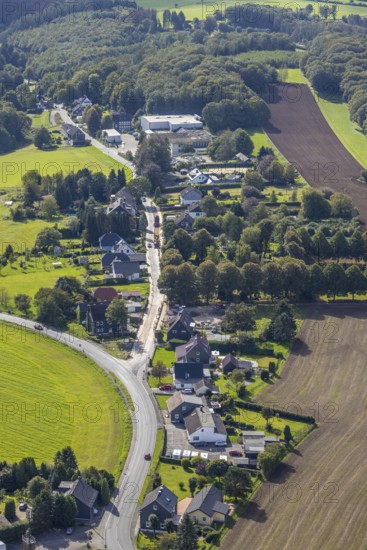 Aerial view, Spreeler Weg and cemetery in the Königsfeld district of Ennepetal, Ruhr area, North Rhine-Westphalia, Germany, burial site, DE, Ennepetal, Europe, cemetery, memorial, Gottesacker, graves, burial ground, aerial photograph, aerial photography, aerial photography, resting place, overview, bird's-eye view, bird's-eye view, overview