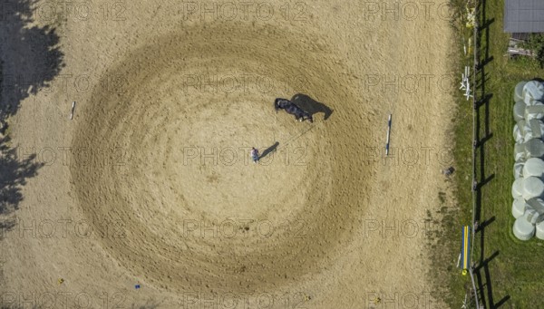 Aerial view, horse training at the Wolfshövel riding centre in the Königsfeld district of Ennepetal, Ruhr area, North Rhine-Westphalia, Germany, DE, Ennepetal, Europe, aerial view, aerial photography, aerial photography, horses, equestrian sports, riding centre, riding school, equestrian sports centre, riding stable, overview, bird's-eye view, overview