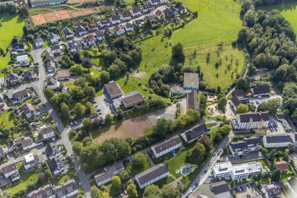 Aerial view, Kindergarten Lohernocken and Loher-Nocken-School in the district Voerde in Ennepetal, Ruhr area, North Rhine-Westphalia, Germany, education, educational institution, DE, Ennepetal, Europe, kindergarten, day care centre, day nursery, day care centre, educational institute, aerial view, aerial photography, aerial photography, school, overview, bird's-eye view, overview