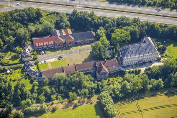 Aerial view, Haus Füchten, Hünningen, Ense, Sauerland, North Rhine-Westphalia, Germany, motorway A445, castle, DE, Europe, manor house, aerial view, aerial photography, aerial photography, castle, overview, bird's eye view, farm building, birds-eyes view, historical sight, overview