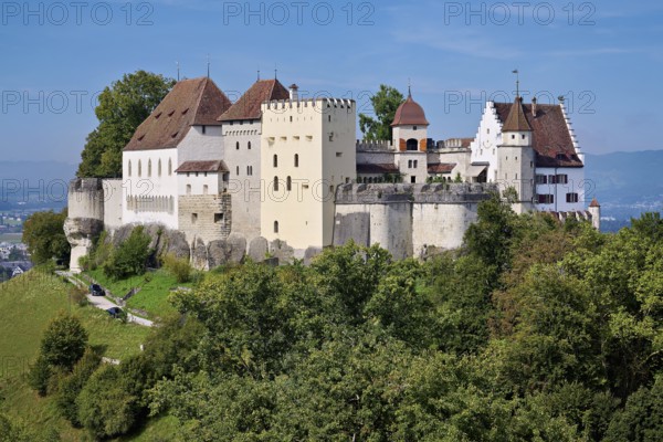 Castle of the Habsburgs, Kyburgers on an almost circular Molasse hill, Lenzburg, Canton Aargau, Switzerland