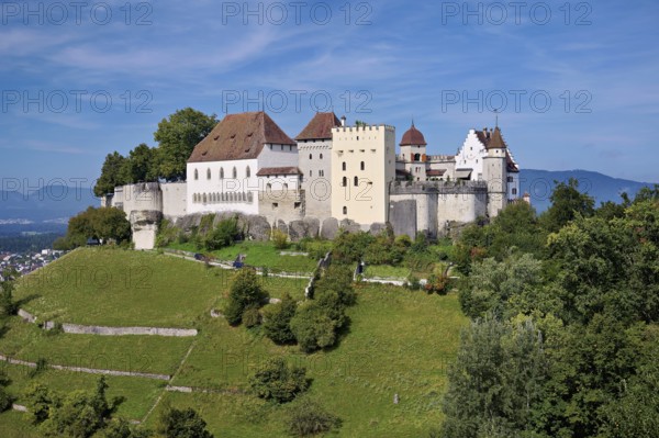 Castle of the Habsburgs, Kyburgers on an almost circular Molasse hill, Lenzburg, Canton Aargau, Switzerland