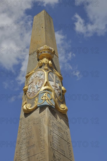 Electoral Saxon post pillar with city coat of arms and inscription with distance to cities, view upwards, detail, free-standing, Electoral Saxon, distance pillar, market, Zörbig, Saxony-Anhalt, Germany