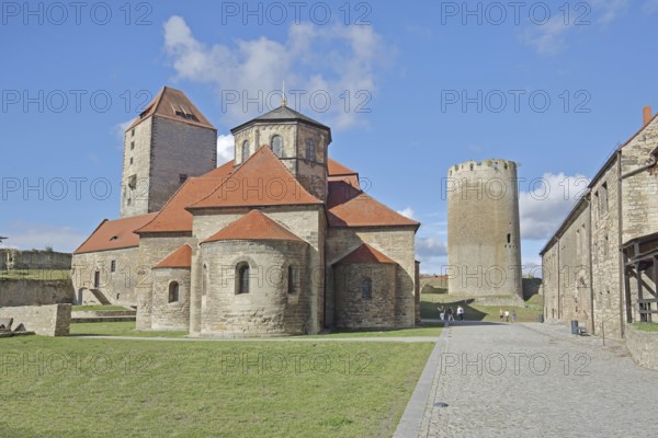 Inner courtyard with martyr's tower, Romanesque castle chapel built in the 10th century and Dicker Heinrich, towers, fortress, castle, Querfurt, Romanesque Road, Saxony-Anhalt, Germany