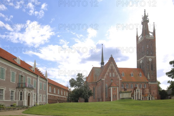 Grey House - House of the Princess and neo-Gothic St. Peter's Church with Bible Tower, UNESCO, landscape park, Dessau-Wörlitz Garden Kingdom, Wörlitz, Saxony-Anhalt, Germany