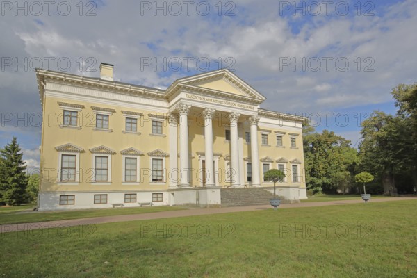 Classicist palace with columns, UNESCO, landscape park, Dessau-Wörlitz Garden Kingdom, Wörlitz, Saxony-Anhalt, Germany