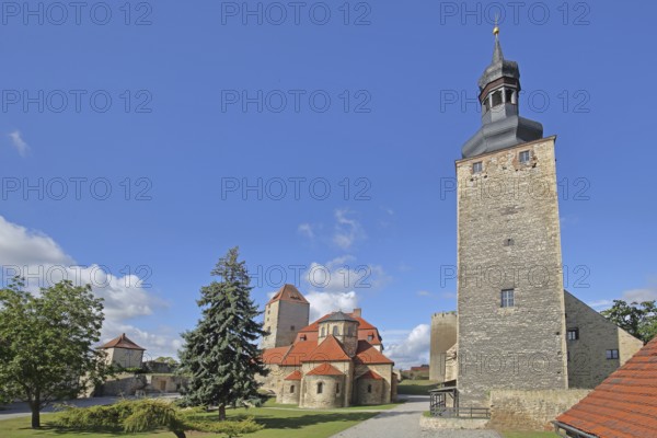 Inner courtyard with martyr's tower, Romanesque castle chapel built in the 10th century, Dicker Heinrich and Paris Tower, towers, fortress, castle, Querfurt, Romanesque Road, Saxony-Anhalt, Germany