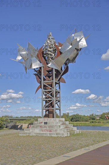 Sculpture Salt Flower by Anders Nyborg 1997, landmark, symbol for salt crystal, salt, stainless steel, iron, modern art, abstract art, large sculpture, Salzblumenplatz, Schönebeck, Saxony-Anhalt, Germany