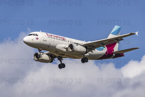 Aircraft approaching Stuttgart Airport. Aircraft registration number: D-AGWI, Eurowings, Airbus A319-100, Stuttgart, Baden-Württemberg, Germany