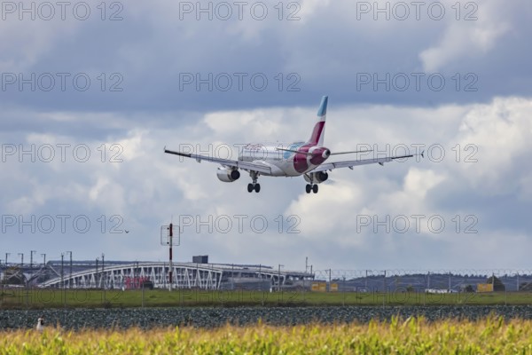 Aircraft approaching Stuttgart Airport. Aircraft registration number: D-AGWV, Eurowings, Airbus A319-100, Stuttgart, Baden-Württemberg, Germany