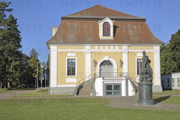 Baroque town hall and monument to Russian Tsarina and Empress Catherine the Great, castle garden, Zerbst, Fläming, Saxony-Anhalt, Germany
