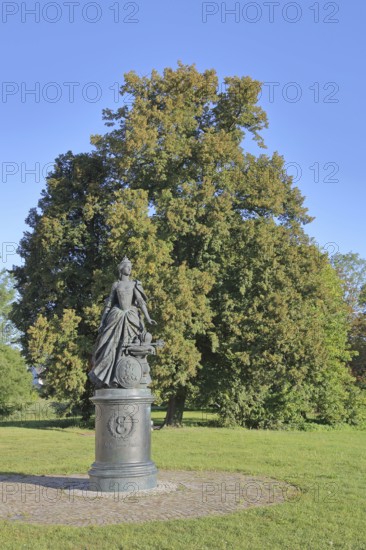 Monument to Russian Tsarina and Empress Catherine the Great by Michail Perejaslawez 2010, Sculpture, Modern Art, Nobility, Aristocracy, II, Castle Garden, Zerbst, Fläming, Saxony-Anhalt, Germany