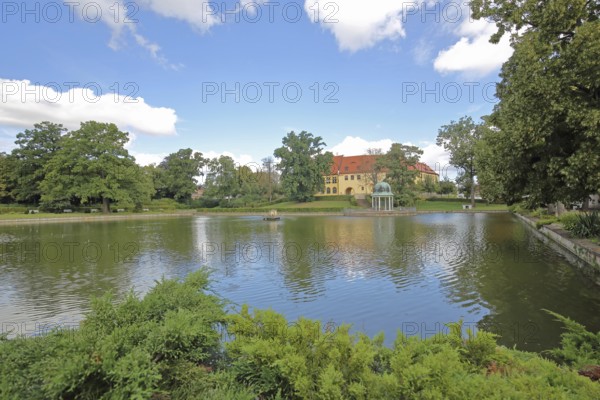 Castle and pavilion at the Kurparkteich, Goethe School, Goethepark, Bad Lauchstädt, Saxony-Anhalt, Germany