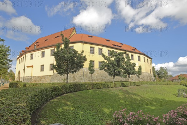 Baroque castle and today's Goethe School built in the 16th century, park, Bad Lauchstädt, Saxony-Anhalt, Germany