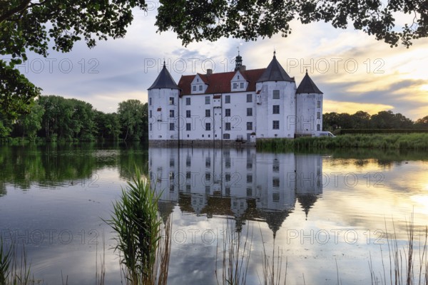 Glücksburg Castle, residential castle, moated castle with museum, Renaissance architecture, evening sky, Glücksburg, Germany