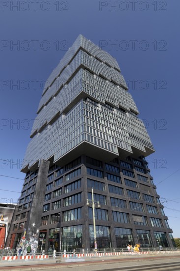 EDGE East Side Tower, Amazon Tower, Warschauer Brücke, Friedrichshain-Kreuzberg, Berlin, Germany, 11.09.2025 < english> EDGE East Side Tower, September 11, 2025