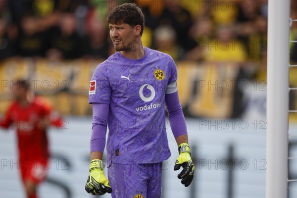 Football, Bundesliga 1, Matchday 3, 2025/2026, 1. FC Heidenheim vs. Borussia Dortmund, 13/09/2025, Voith-Arena, Heidenheim, Germany, Gregor KOBEL Borussia Dortmund 1